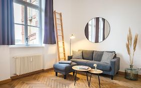 SCHWARZLINS LoftRaum - Stilvolles Apartment mit Smart TV, NETFLIX, Disney Plus, schnellem WLAN, Parken, Nespresso
